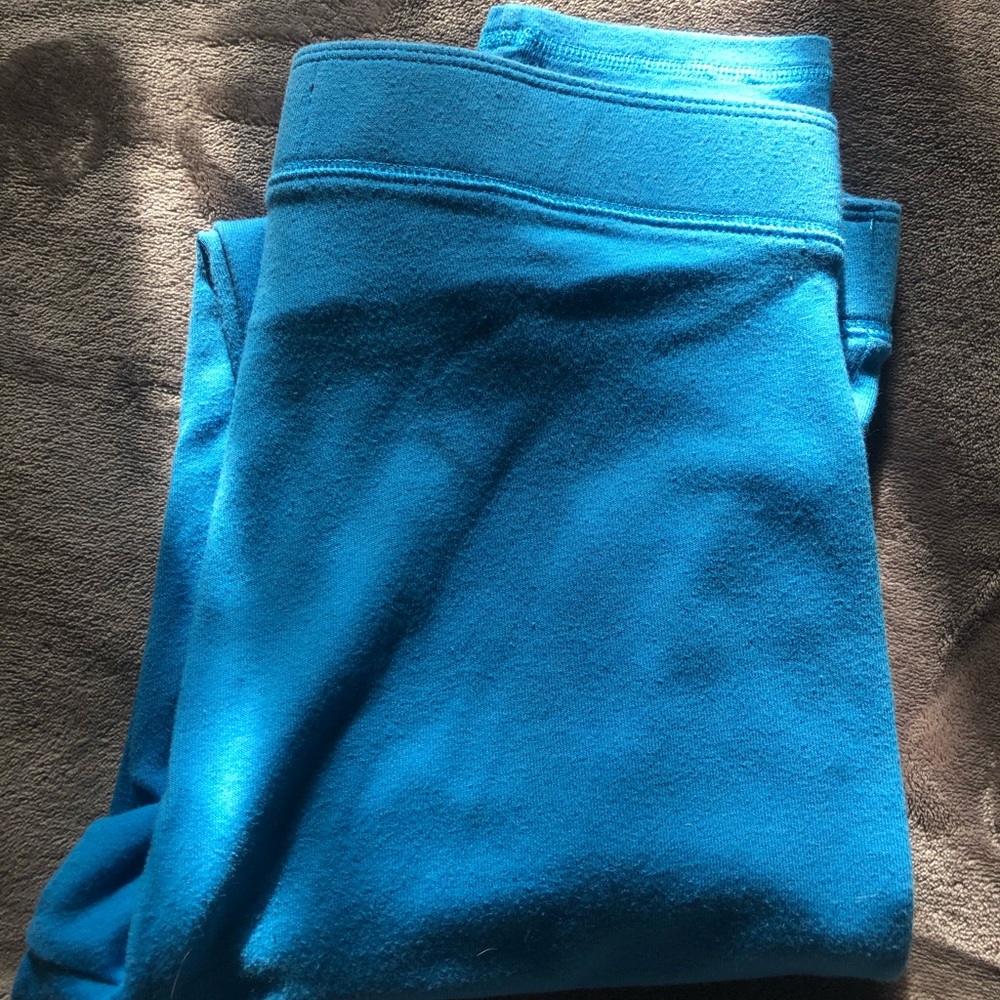 Skinny leg yoga pants